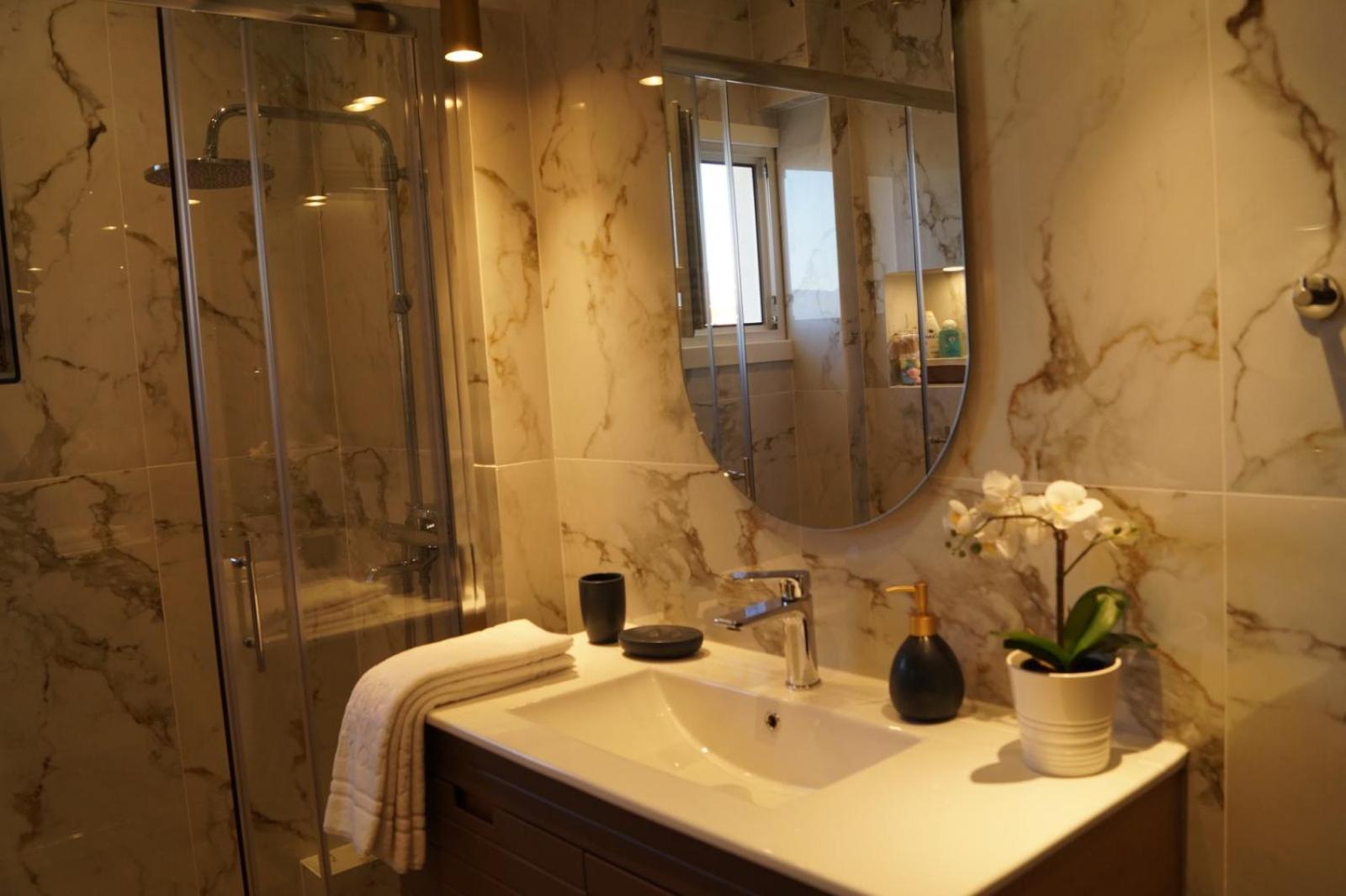 Daphne Luxury Apartment Kastoria Extérieur photo
