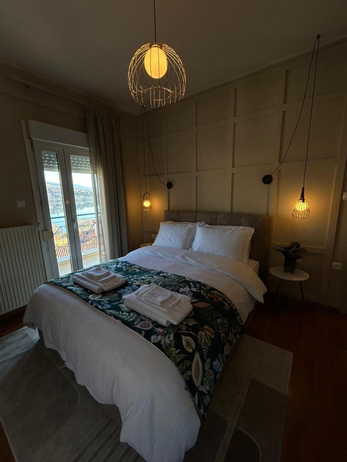 Daphne Luxury Apartment Kastoria Extérieur photo